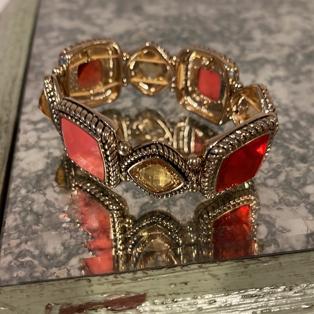 Costume bracelets - Picture 4 of 5